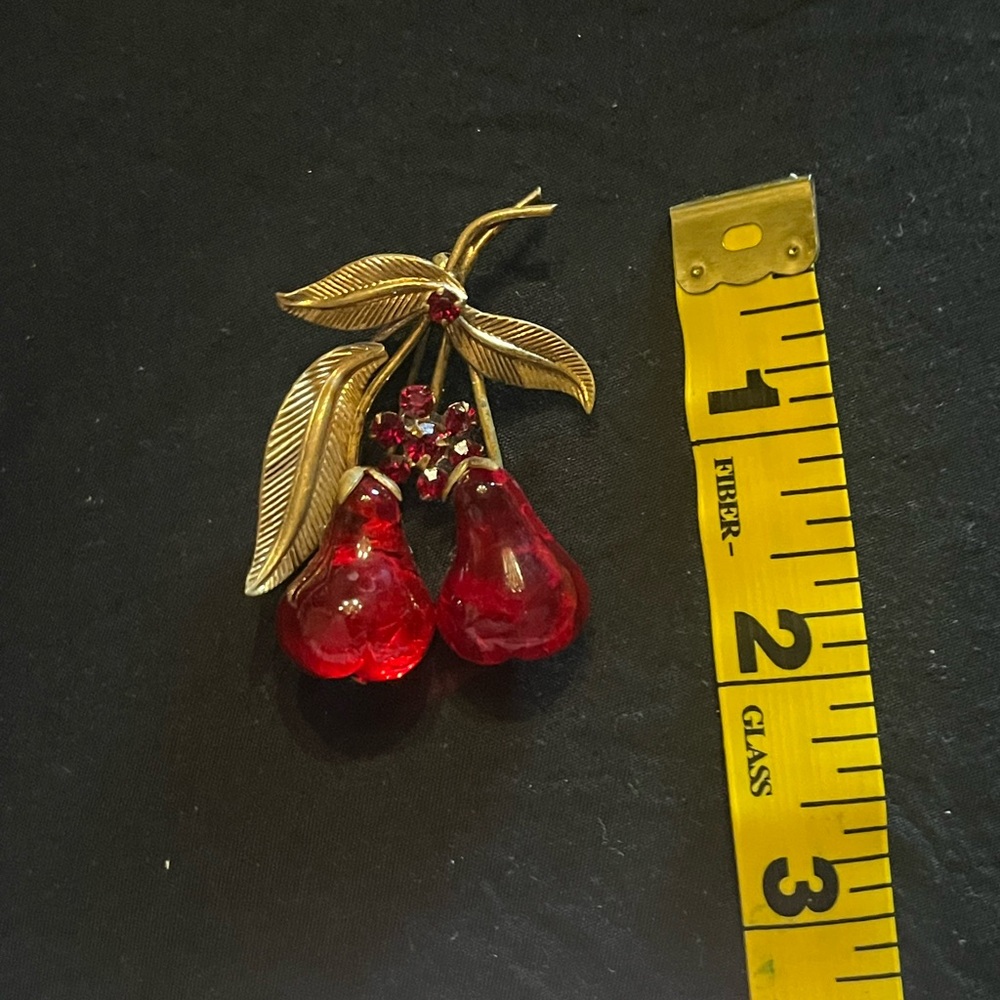 Vintage Red Glossy Pear Austrian Fruit Brooch with Red Rhinestones - Picture 5 of 7